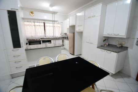 Casa para alugar com 488m², 4 quartos e 4 vagasCozinha