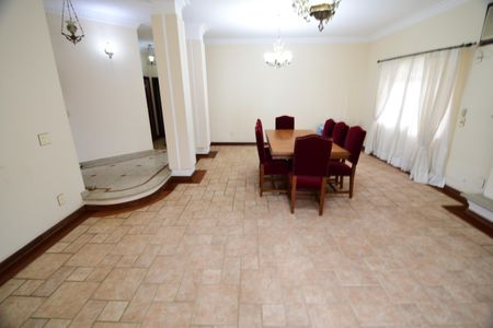 Casa para alugar com 488m², 4 quartos e 4 vagasSala