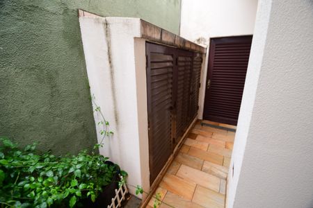 Casa para alugar com 488m², 4 quartos e 4 vagasCorredor