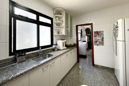 Apartamento à venda com 165m², 4 quartos e 3 vagas Apartamento à venda com 165m², 4 quartos e 3 vagasCozinha