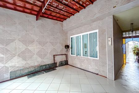 Casa à venda com 160m², 4 quartos e 2 vagasGaragem