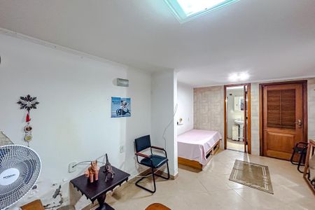 Casa à venda com 160m², 4 quartos e 2 vagasSuíte 3