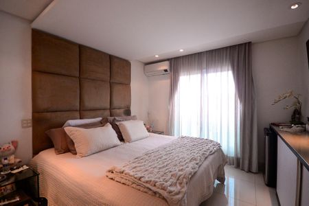 Casa à venda com 320m², 4 quartos e 4 vagasQuarto 4 - Suite
