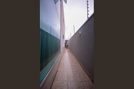 Casa à venda com 320m², 4 quartos e 4 vagasEntrada Lateral 