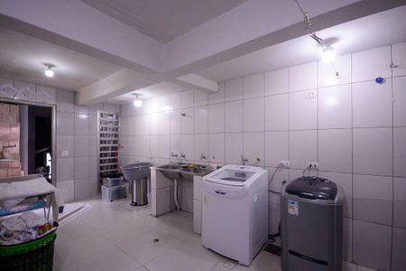 Casa à venda com 320m², 4 quartos e 4 vagasÁrea de Serviço 