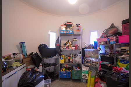 Casa à venda com 320m², 4 quartos e 4 vagasGaragem - Dispensa 