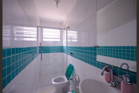Casa à venda com 320m², 4 quartos e 4 vagasÁrea de Serviço - Banheiro 