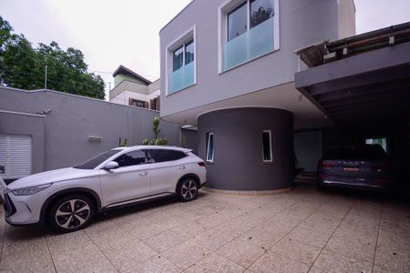 Casa à venda com 320m², 4 quartos e 4 vagasGaragem 