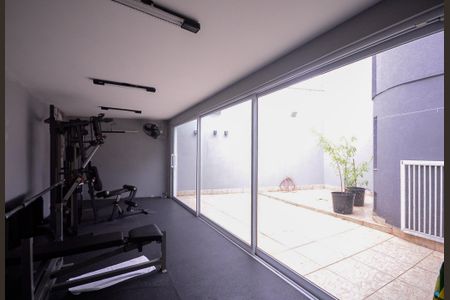 Casa à venda com 320m², 4 quartos e 4 vagasAcademia 