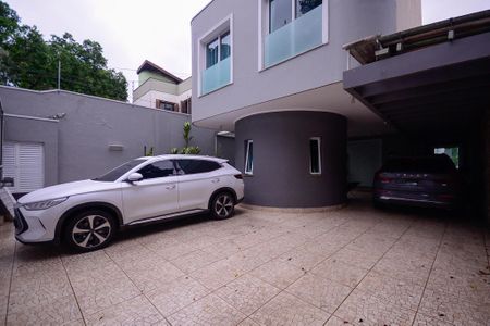 Casa à venda com 320m², 4 quartos e 4 vagasGaragem 