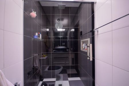 Casa à venda com 320m², 4 quartos e 4 vagasBanheiro do Quarto 4