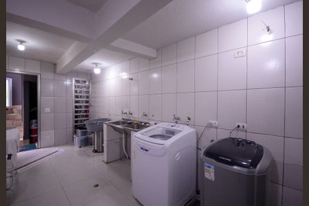 Casa à venda com 320m², 4 quartos e 4 vagasÁrea de Serviço 