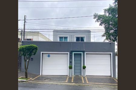 Casa à venda com 320m², 4 quartos e 4 vagasFachada 