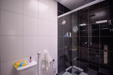 Casa à venda com 320m², 4 quartos e 4 vagasBanheiro do Quarto 4