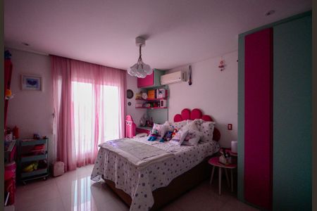 Casa à venda com 320m², 4 quartos e 4 vagasQuarto 3 - Suite 