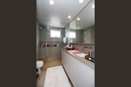 Apartamento à venda com 151m², 2 quartos e 3 vagasBanheiro da Suíte 2