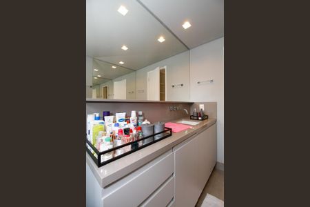 Apartamento à venda com 151m², 2 quartos e 3 vagasBanheiro da Suíte 2