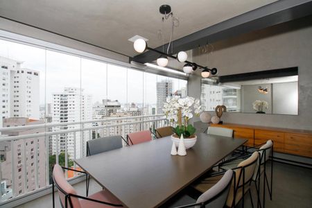 Apartamento à venda com 151m², 2 quartos e 3 vagasVaranda