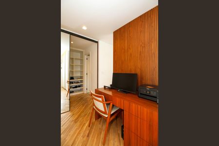 Apartamento à venda com 151m², 2 quartos e 3 vagasCloset da Suíte 2