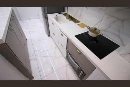 Apartamento à venda com 78m², 2 quartos e 1 vagaCozinha e Área de Serviço