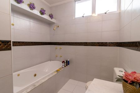 Apartamento à venda com 90m², 2 quartos e sem vaga Apartamento à venda com 90m², 2 quartos e sem vagaBanheiro