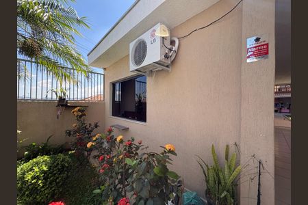 Casa à venda com 160m², 3 quartos e 3 vagas Casa à venda com 160m², 3 quartos e 3 vagasJardim