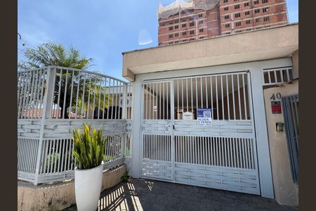 Casa à venda com 160m², 3 quartos e 3 vagas Casa à venda com 160m², 3 quartos e 3 vagasFachada