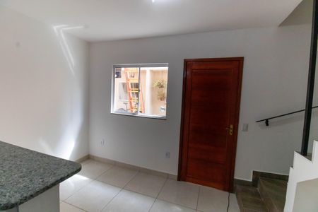 Sala de casa de condomínio para alugar com 1 quarto, 50m² em Engenho do Mato, Niterói