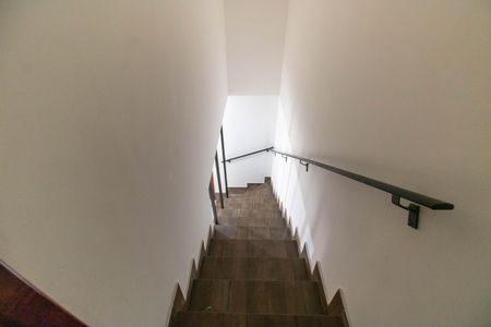 Escada  de casa de condomínio para alugar com 1 quarto, 50m² em Engenho do Mato, Niterói