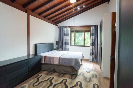 Casa de condomínio à venda com 220m², 3 quartos e 4 vagassuite 