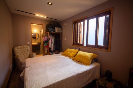 Casa para alugar com 140m², 4 quartos e 2 vagasSuíte 1