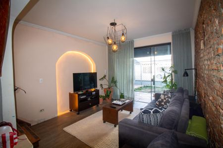 Sala de casa para alugar com 4 quartos, 140m² em Vila Cordeiro, São Paulo