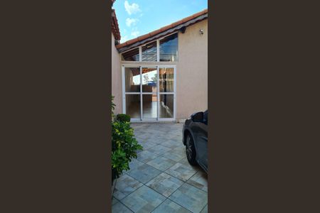 Casa à venda com 182m², 3 quartos e sem vagaÁrea externa