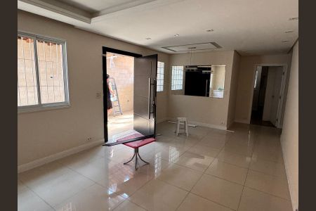 Casa à venda com 182m², 3 quartos e sem vagaSala