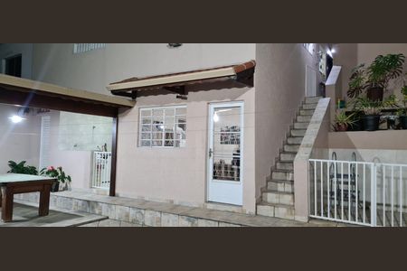 Casa à venda com 182m², 3 quartos e sem vagaÁrea externa