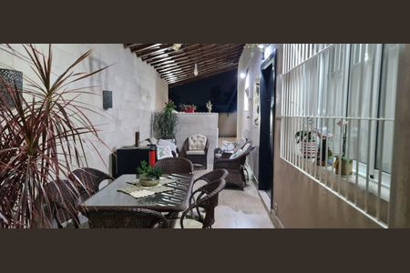 Casa à venda com 182m², 3 quartos e sem vagaÁrea externa