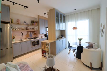 Sala de apartamento à venda com 2 quartos, 45m² em Quitaúna, Osasco