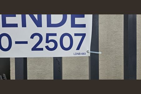 Apartamento para alugar com 40m², 2 quartos e sem vagaPlaca instalada na fachada do condomínio - Código da placa: LDNB-683