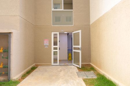 Apartamento para alugar com 40m², 2 quartos e sem vagaÁrea comum - Entrada do prédio