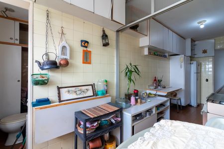 Apartamento à venda com 74m², 3 quartos e 1 vagaÁrea de Serviço