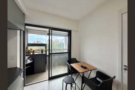 Sala  de kitnet/studio para alugar com 1 quarto, 28m² em Brooklin, São Paulo