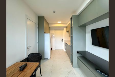 Sala  de kitnet/studio para alugar com 1 quarto, 28m² em Brooklin, São Paulo