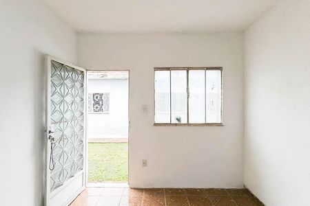 Sala de casa para alugar com 1 quarto, 35m² em Paciência, Rio de Janeiro