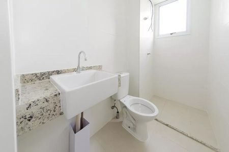 Apartamento à venda com 58m², 2 quartos e 2 vagas Apartamento à venda com 58m², 2 quartos e 2 vagasBanheiro