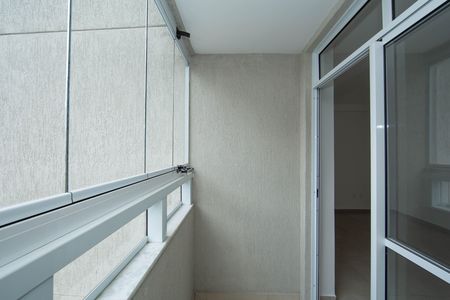 Varanda da sala de apartamento à venda com 2 quartos, 58m² em Nova Suíça, Belo Horizonte