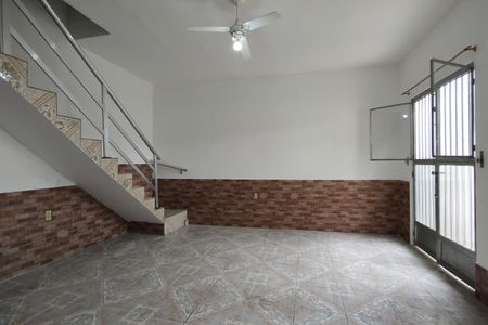 Sala de casa para alugar com 1 quarto, 100m² em Taquara, Rio de Janeiro