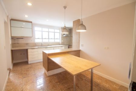 Apartamento para alugar com 216m², 4 quartos e 2 vagasCopa