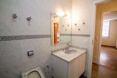 Apartamento para alugar com 216m², 4 quartos e 2 vagasBanheiro