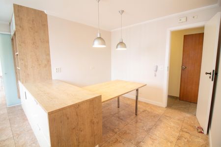 Apartamento para alugar com 216m², 4 quartos e 2 vagasCopa