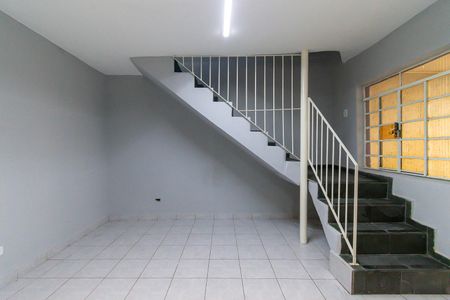 Casa para alugar com 150m², 3 quartos e 7 vagas Casa para alugar com 150m², 3 quartos e 7 vagasSala
